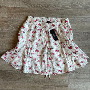 LULU'S Flowy floral mini skirt new with tags | Spring Ivory Floral Print
